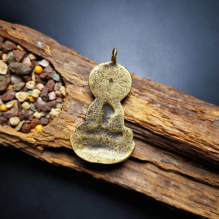 Gandhanra Antique Tibetan Buddhist Amulet Pendant,Bhaisajyaguru,Medicine Buddha, - Tibetan Buddhist amulet, detailed view