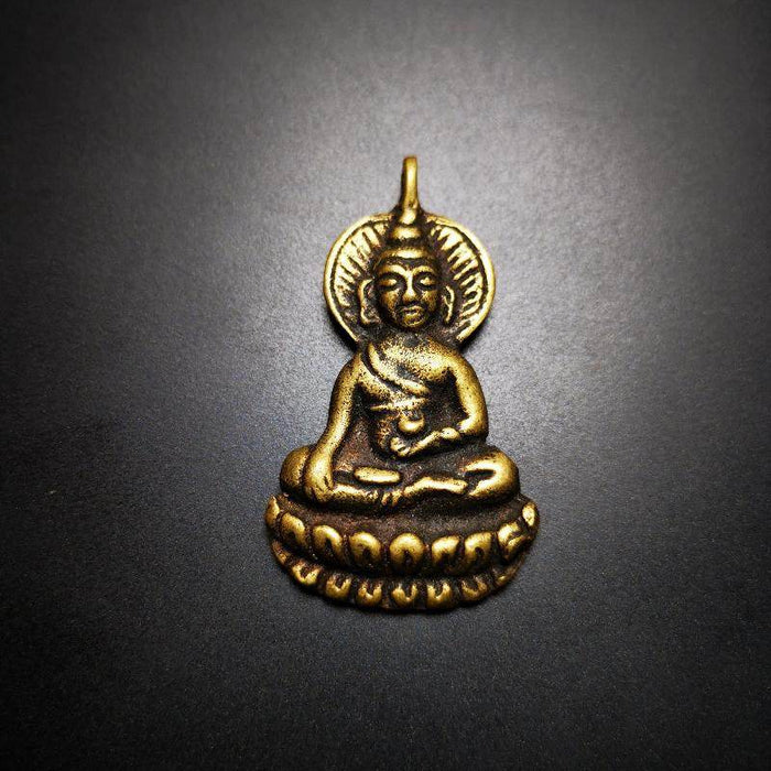 Gandhanra Antique Tibetan Buddhist Amulet Pendant,Bhaisajyaguru,Medicine Buddha, - Tibetan Buddhist amulet, close-up detail