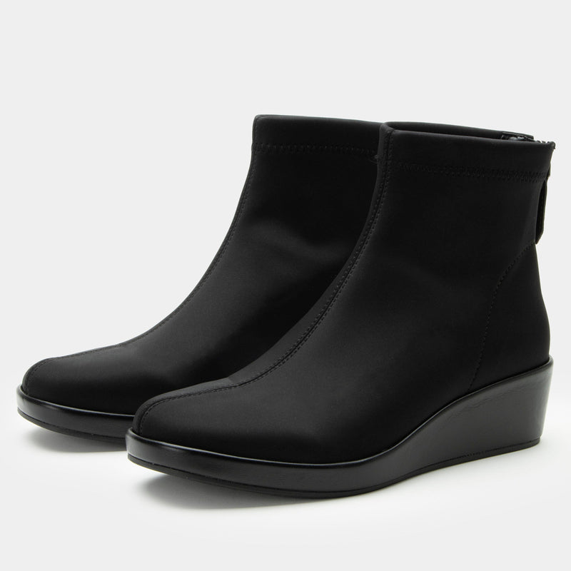 Harmoni Black Boot | Alegria Shoes