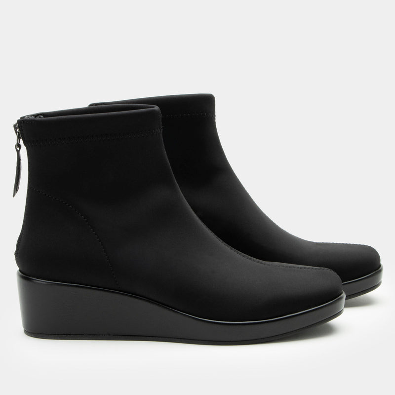 Harmoni Black Boot | Alegria Shoes