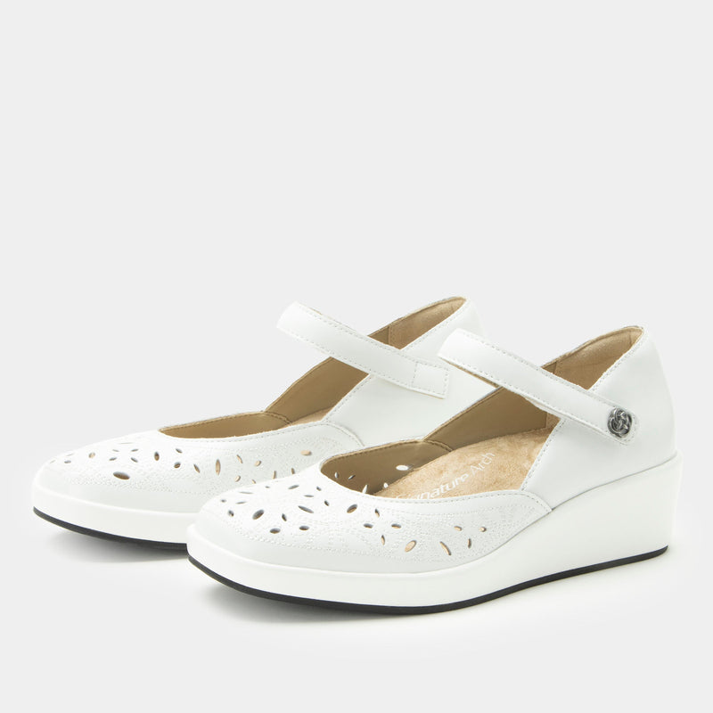 Hayes White Breeze Shoe | Alegria Shoes