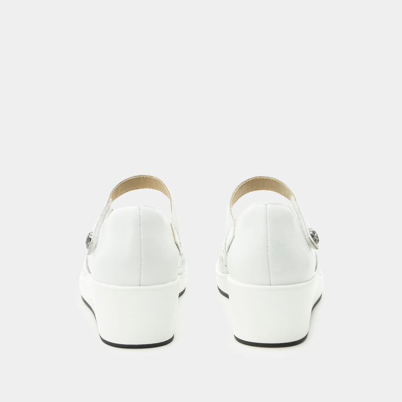Hayes White Breeze Shoe | Alegria Shoes