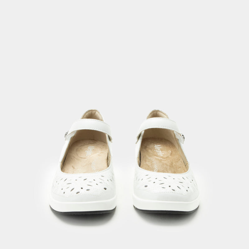 Hayes White Breeze Shoe | Alegria Shoes