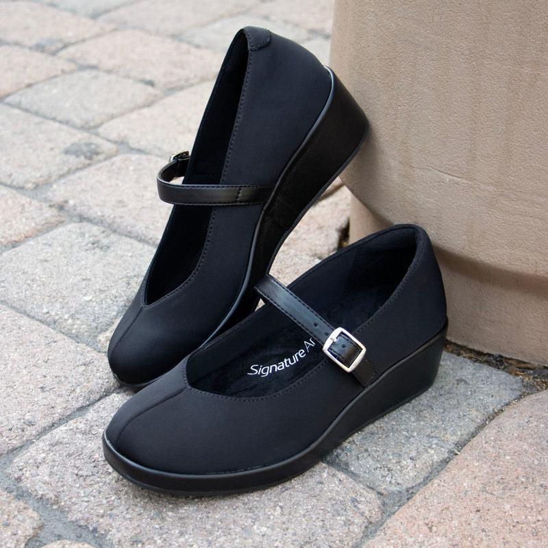 Haylo Black Dream Fit® Shoe | Alegria Shoes