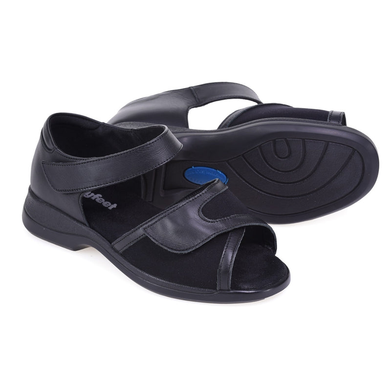 Extra roomy sandal