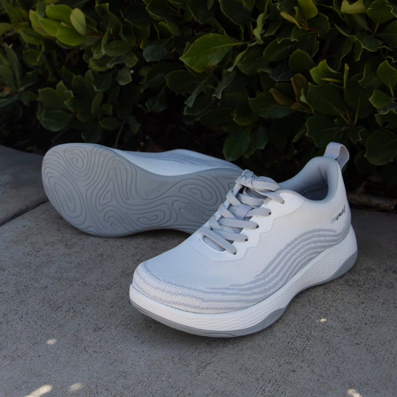 In8 White Shoe | Alegria Shoes