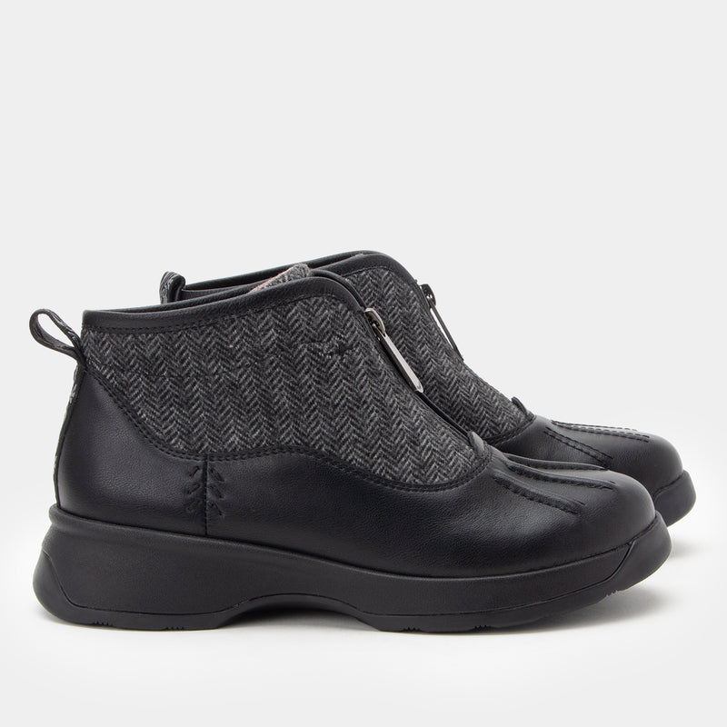 Junypur Black Boot