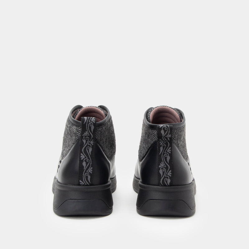 Junypur Black Boot