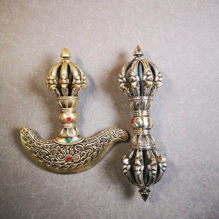 Kartika knife of the Dakinis - Tibetan Buddhist art, detailed view
