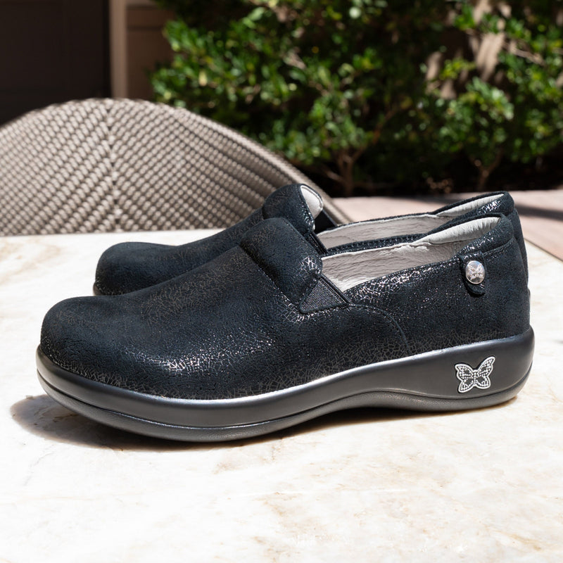 Keli Crackle Black Shoe | Alegria Shoes