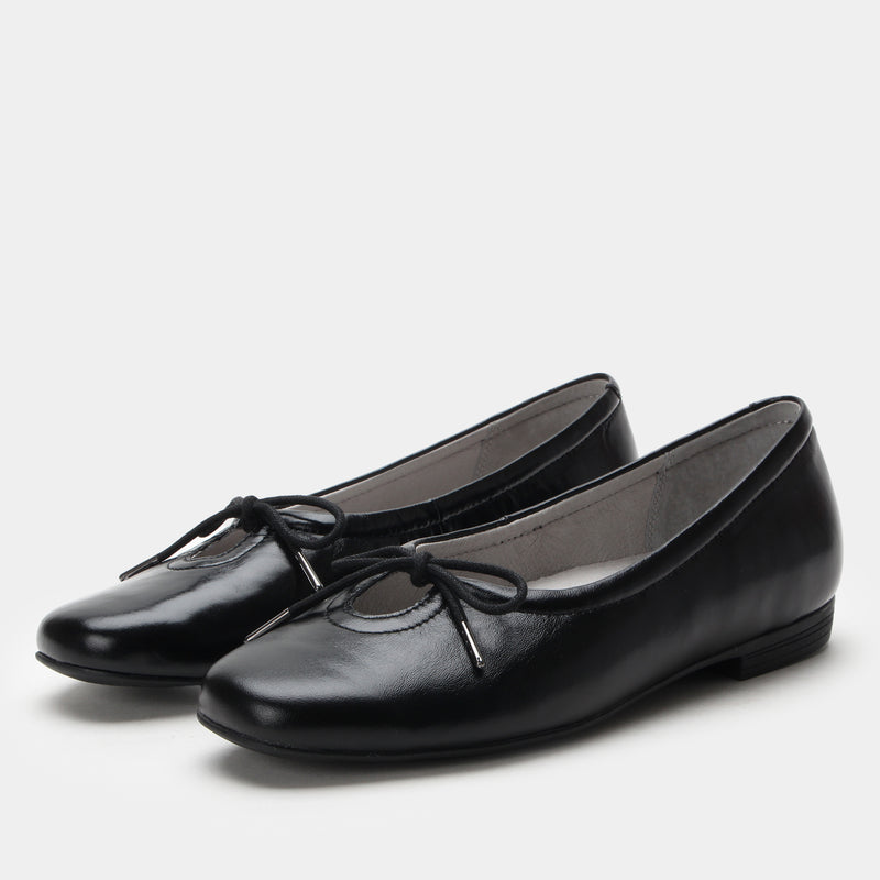 Leilah Black Gloss Shoe | Alegria Shoes