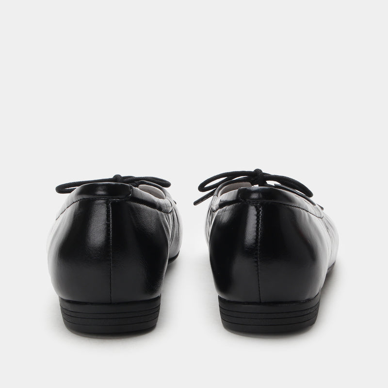 Leilah Black Gloss Shoe | Alegria Shoes