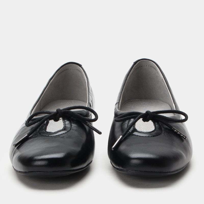 Leilah Black Gloss Shoe | Alegria Shoes