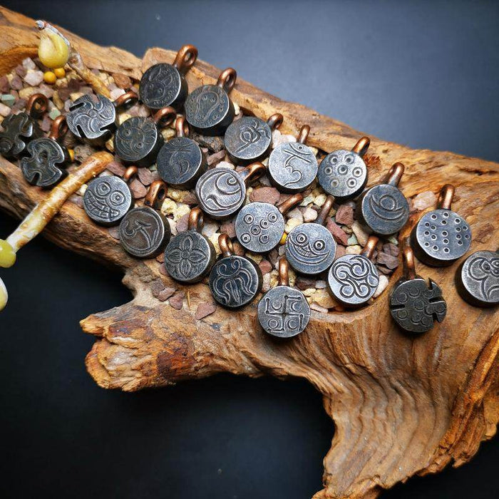 Mala Bead Counter Clip,Stirrup Pendant for Prayer Beads - Tibetan Buddhist mala beads, front view