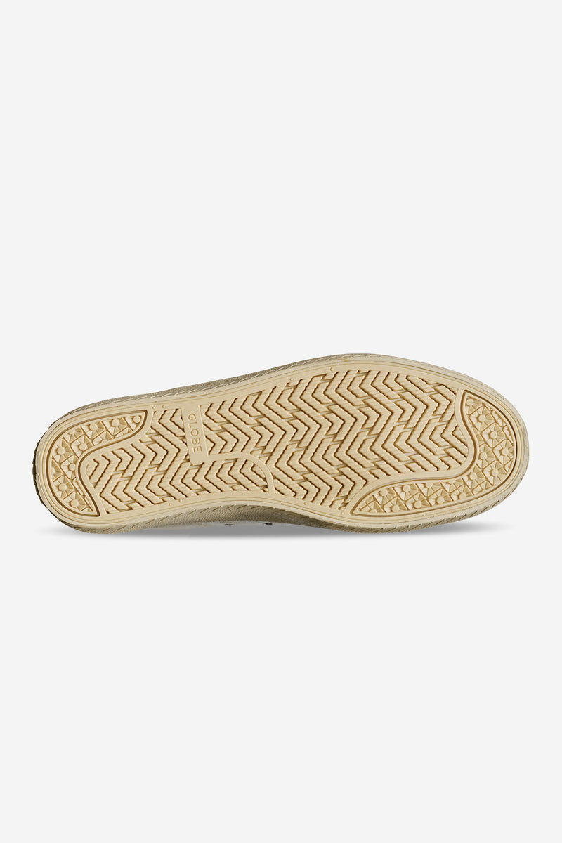Bottom view of beige Melbek High outsole with herringbone tread and Globe branding.