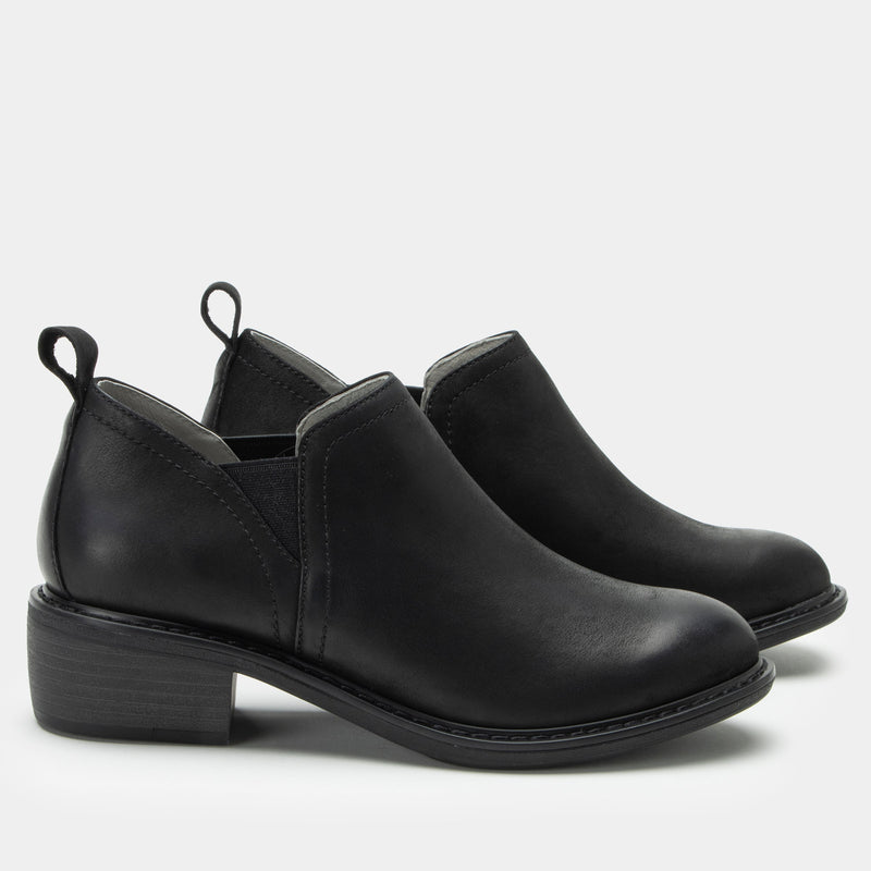 Merle Black Burnish Boot | Alegria Shoes
