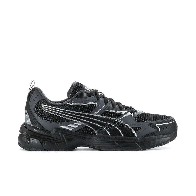 Men's Puma two-tone running shoes in black, gray and silver, lace-up mesh upper