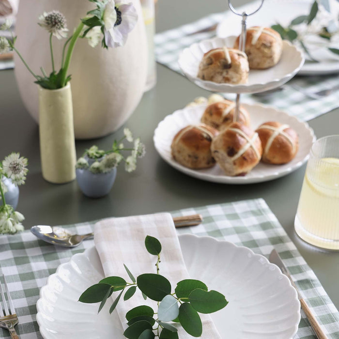 Mira Scalloped 2-Tier Cake Stand - Off White - DUSK