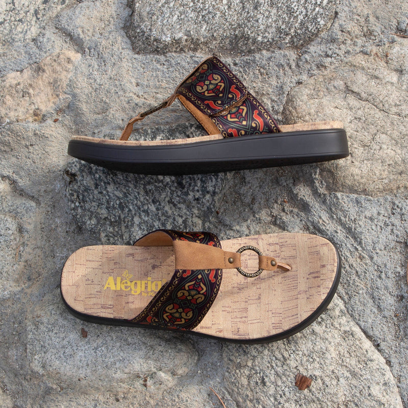 Moxi Free Spirit Saddle Sandal | Alegria Shoes