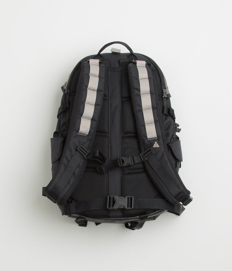 Nike ACG Daymax Backpack in Black and College Grey / College Grey