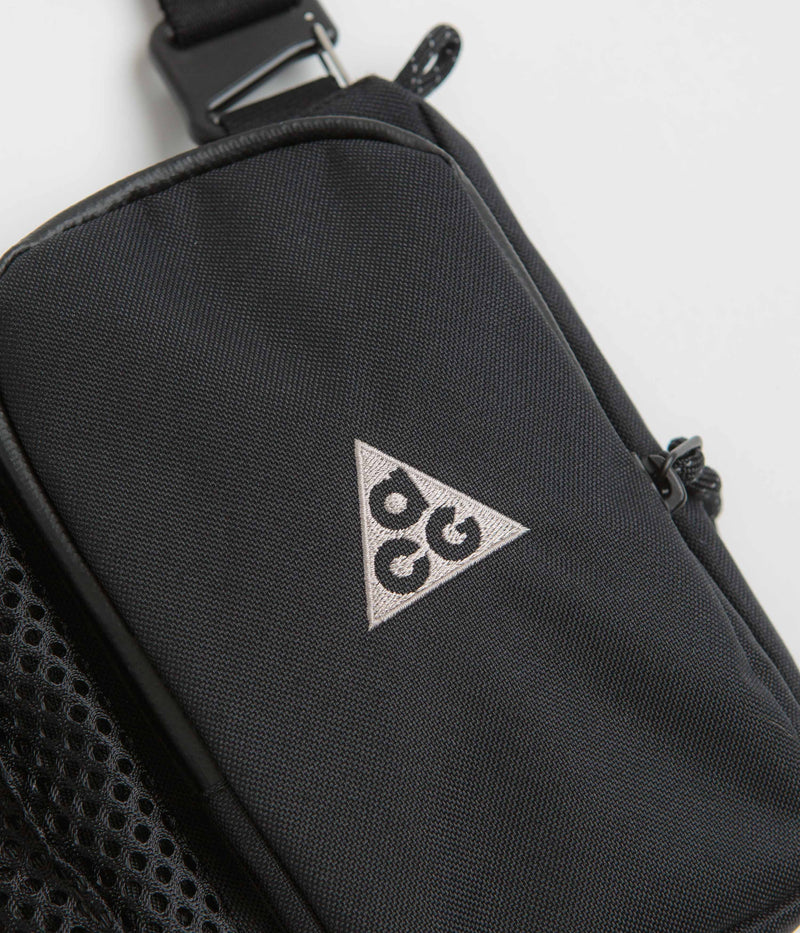 Nike ACG Daymax Crossbody Bag in Black and College Grey / College Grey