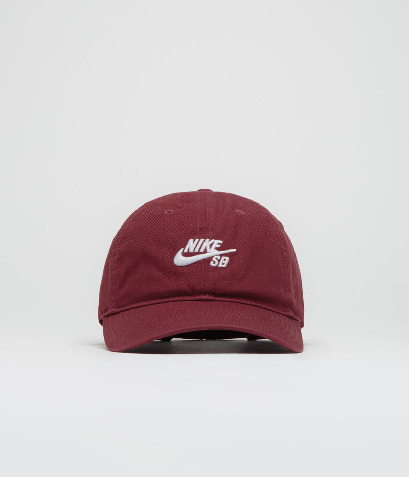 Nike SB Club Cap in Dark Team Red and White