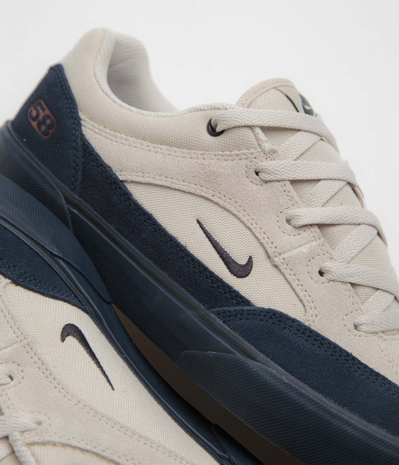 Nike SB Malor TE Shoes in Light Khaki and Black and Light Orewood Brown