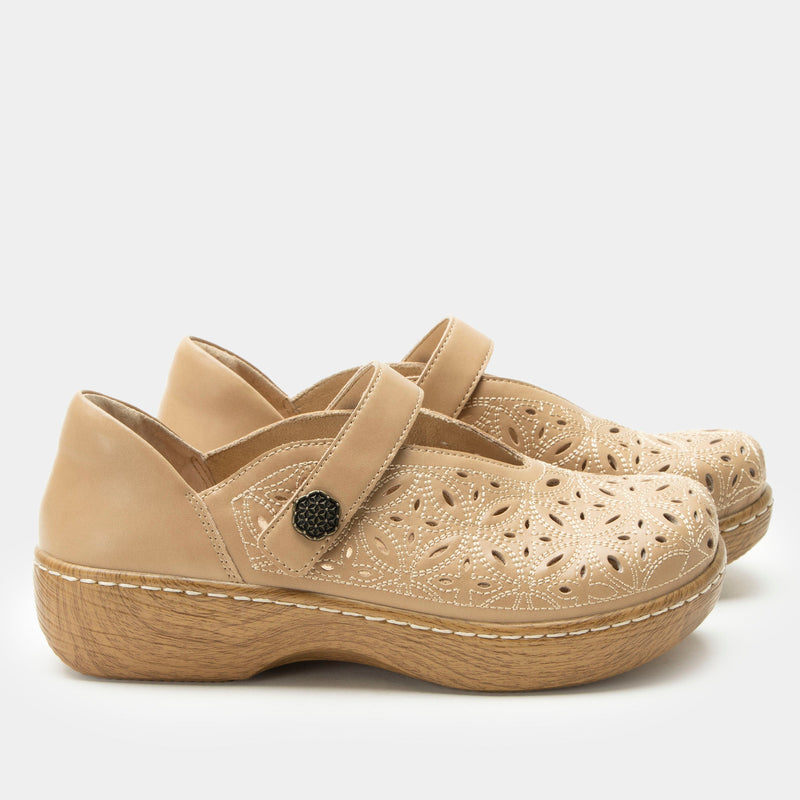 Opheliah Latte Breeze Shoe | Alegria Shoes