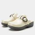 Osmosis Gold Cream Shoe | Alegria Shoes