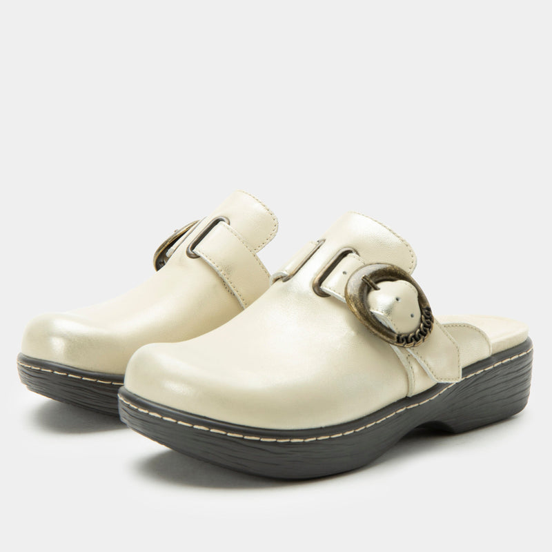 Osmosis Gold Cream Shoe | Alegria Shoes