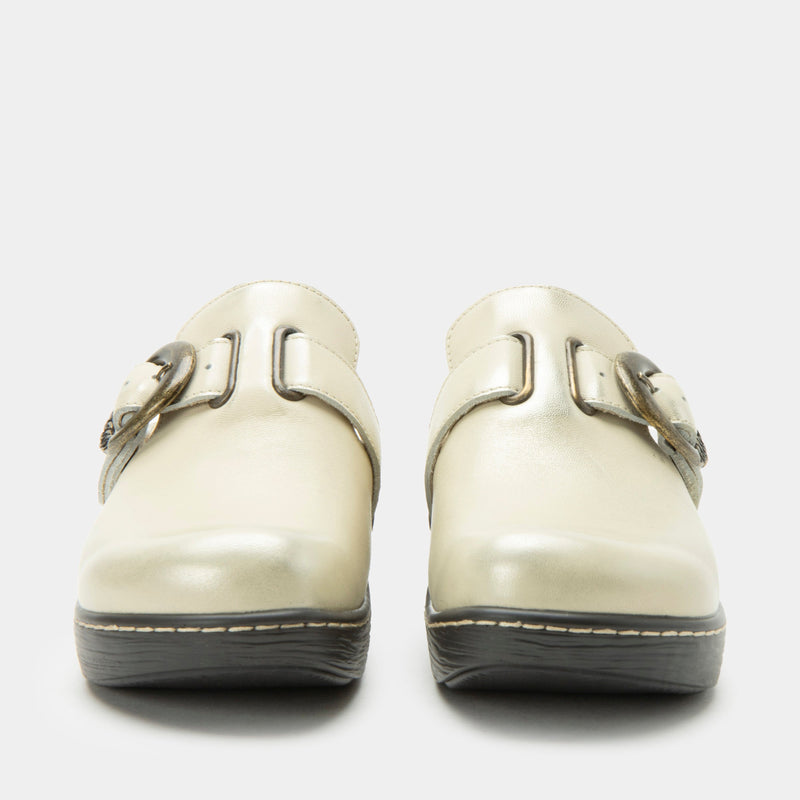 Osmosis Gold Cream Shoe | Alegria Shoes