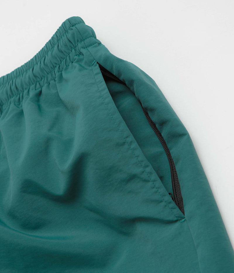 Pasteelo Script Active Shorts in Dark Teal
