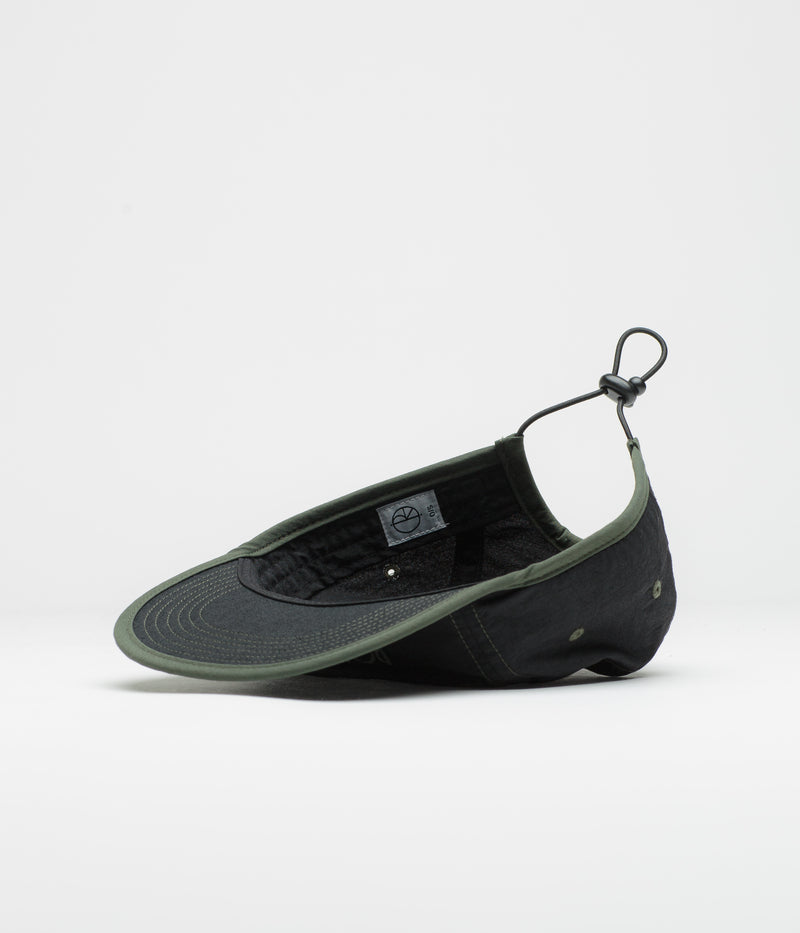 Polar Vilde Cap in Black and Army Green