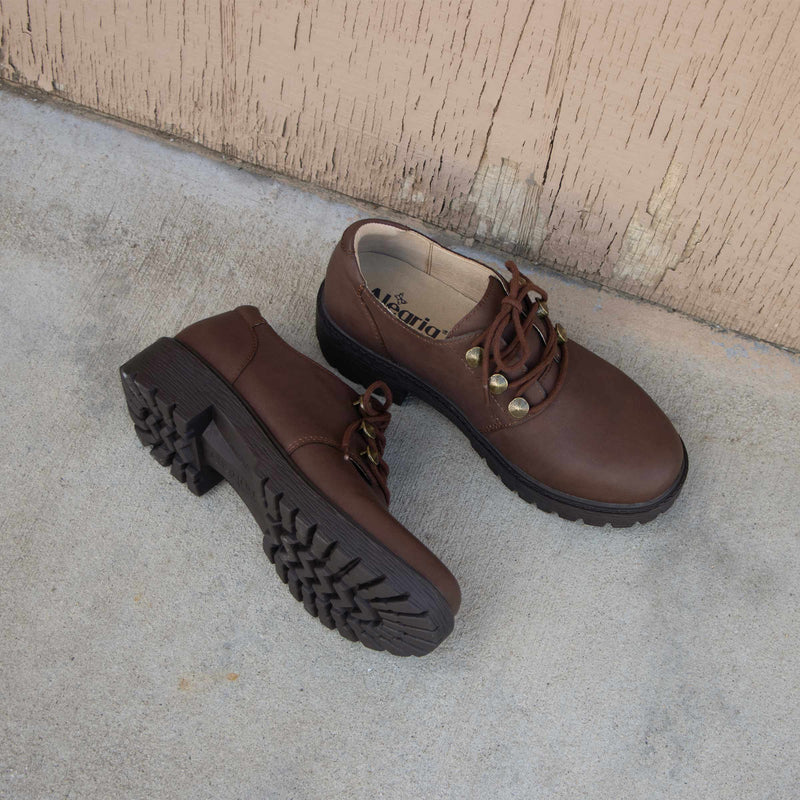 Resa Relaxed Cocoa Shoe | Alegria Shoes