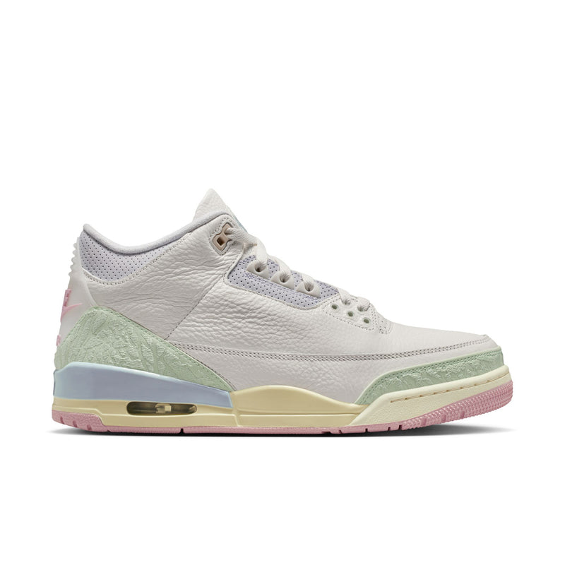 Men's retro basketball shoes in white with mint and pink accents, Nike logo, air sole