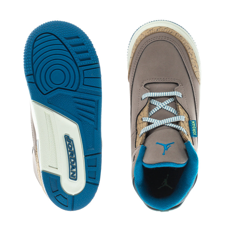 Toddler Jordan sneakers soles: blue rubber outsole and gray heel with JORDAN tag