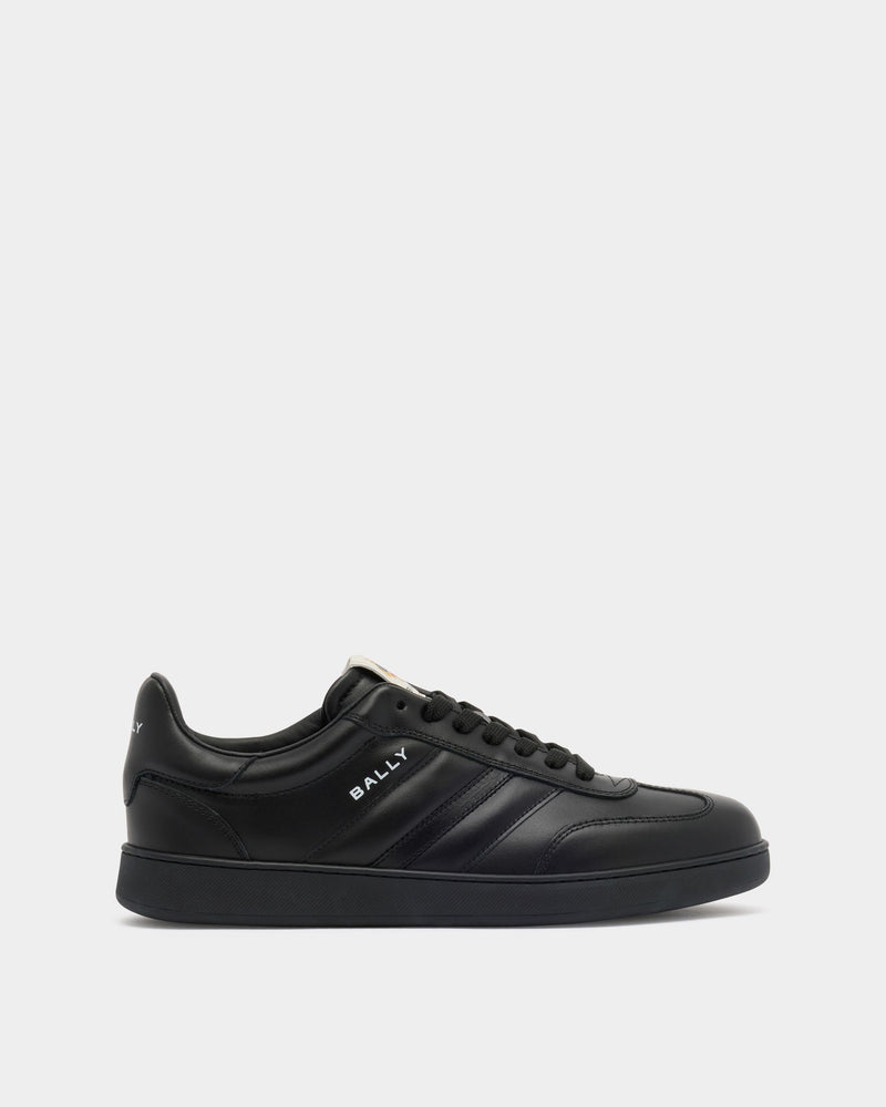 Retro Crest Sneaker in Black Leather