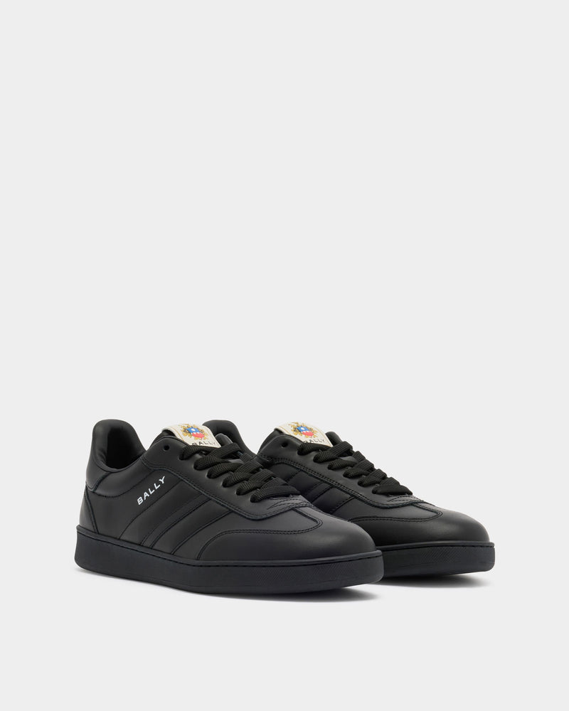 Retro Crest Sneaker in Black Leather