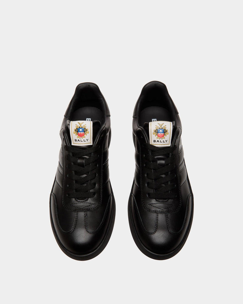 Retro Crest Sneaker in Black Leather