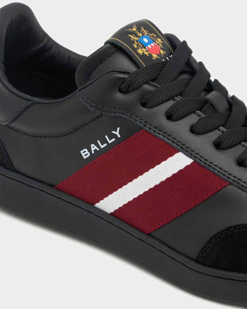 Retro Crest Sneaker in Black Leather