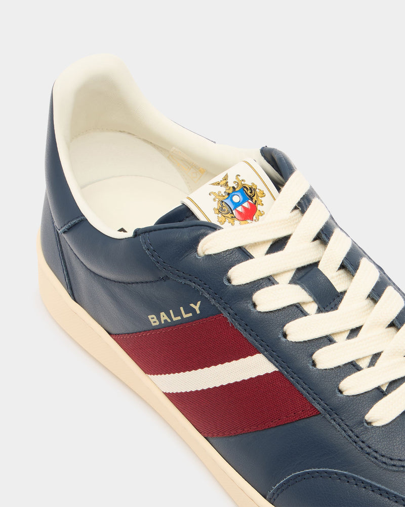 Retro Crest Sneaker in Blue Leather