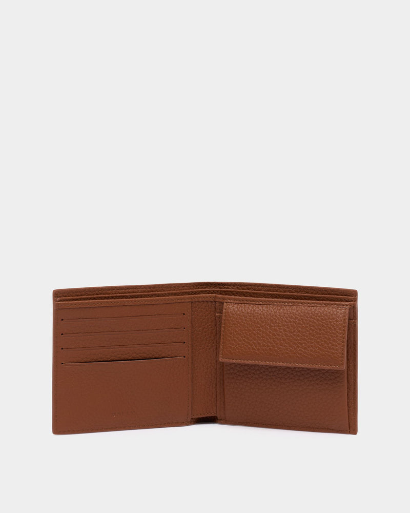Ribbon Wallet in Amber Brown Grained Leather