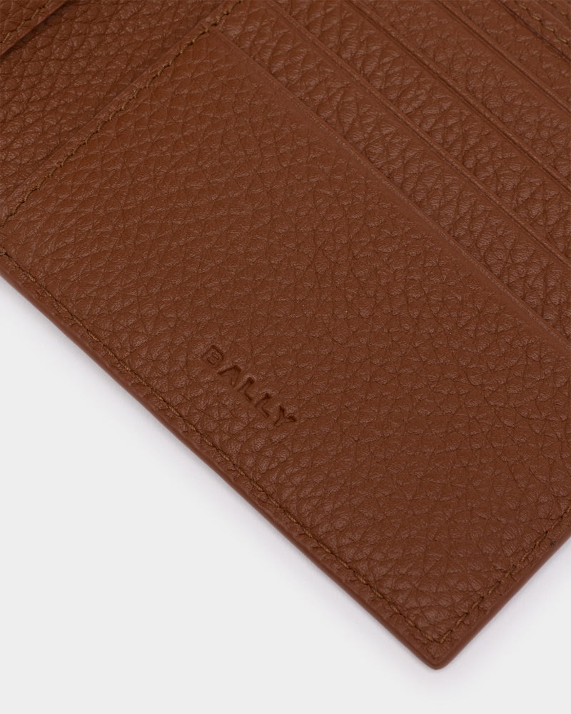 Ribbon Wallet in Amber Brown Grained Leather