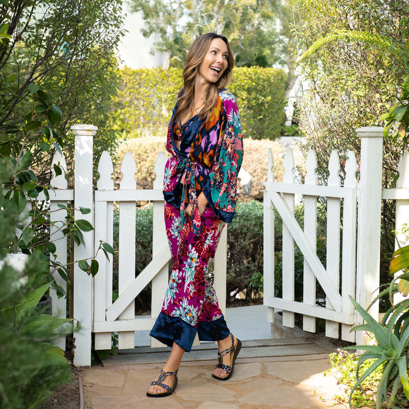 Roz Charm Black Sandal | Alegria Shoes