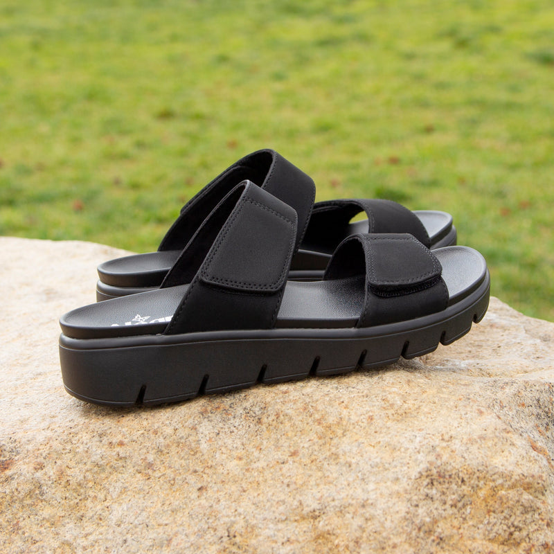Rubie Black Softie Sandal | Alegria Shoes