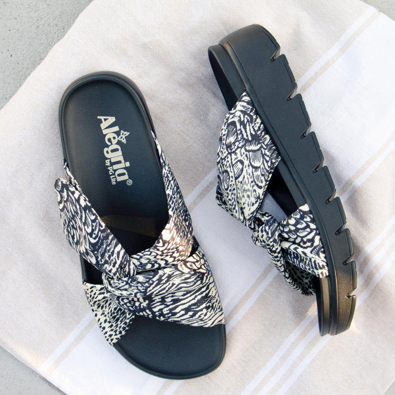 Rylie Birds Of A Feather Sandal | Alegria Shoes