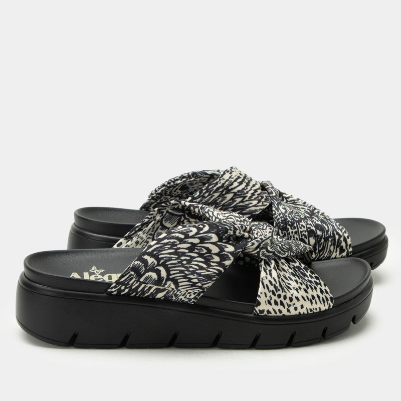 Rylie Birds Of A Feather Sandal | Alegria Shoes