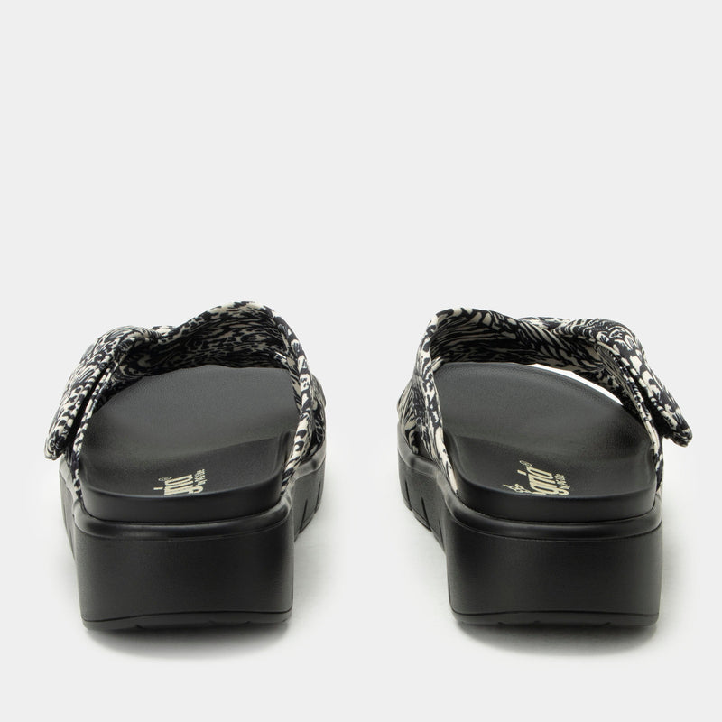 Rylie Birds Of A Feather Sandal | Alegria Shoes