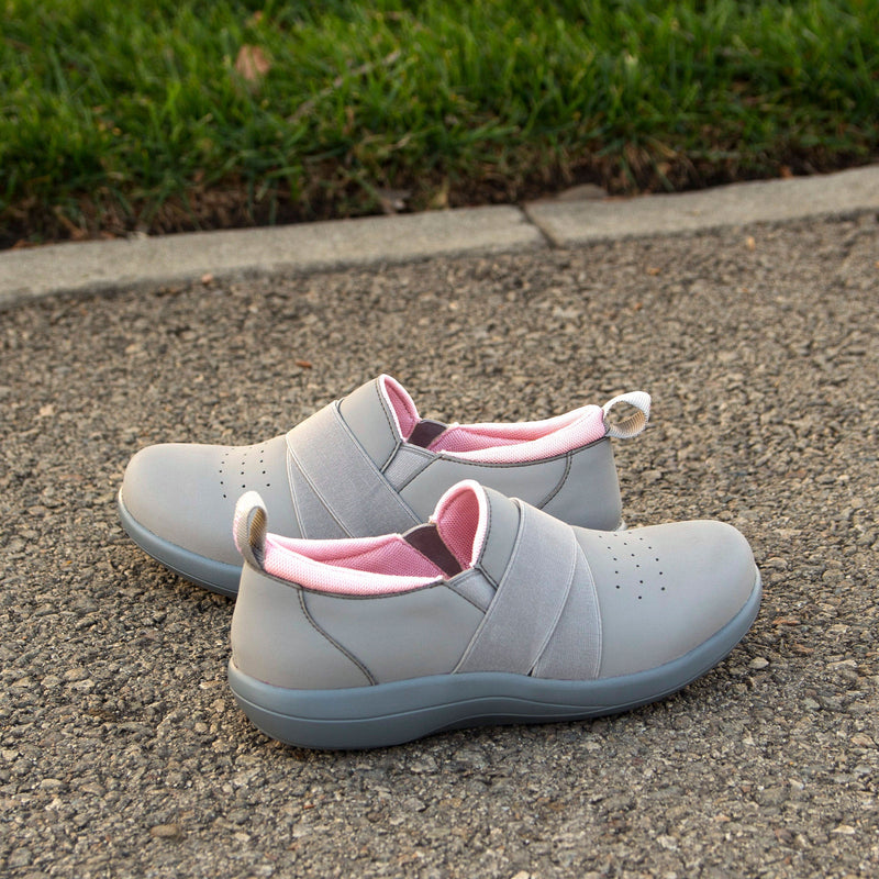 Savvie Dove Shoe | Alegria Shoes