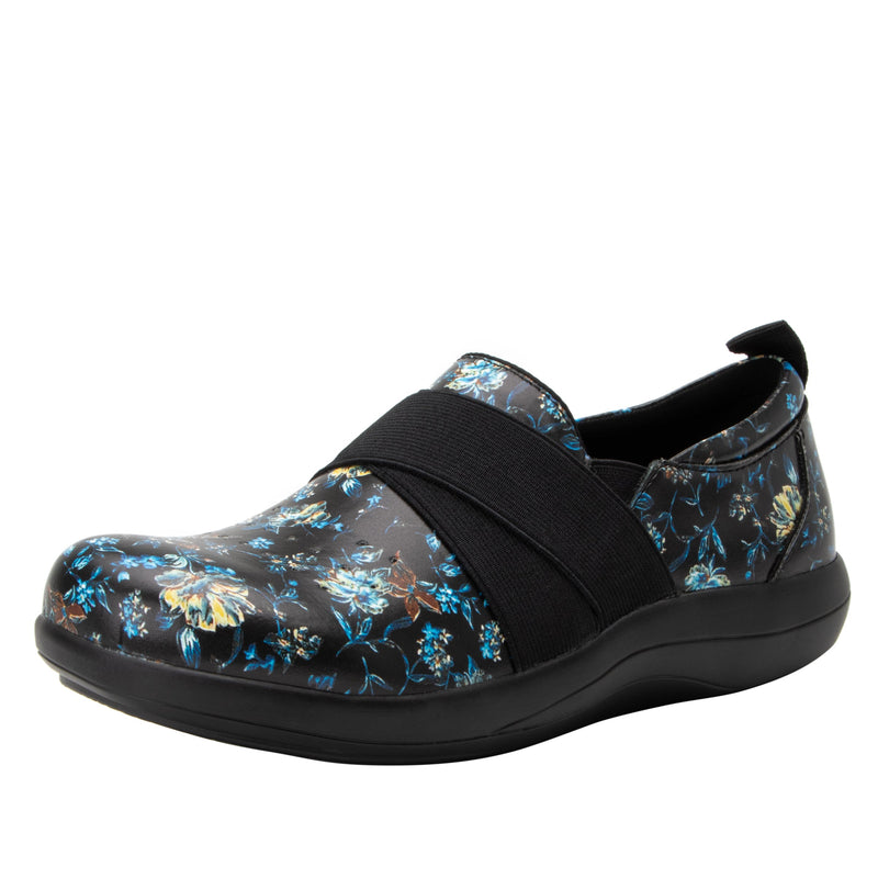 Savvie Passionate professional shoe with lightweight responsive outsole. SAV-7533_S1